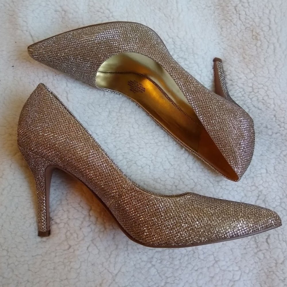 Nine West Gold Pumps (7.5)